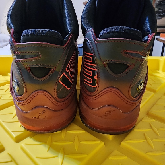 Nike LeBron Christmas (2019) - Picture 4 of 11